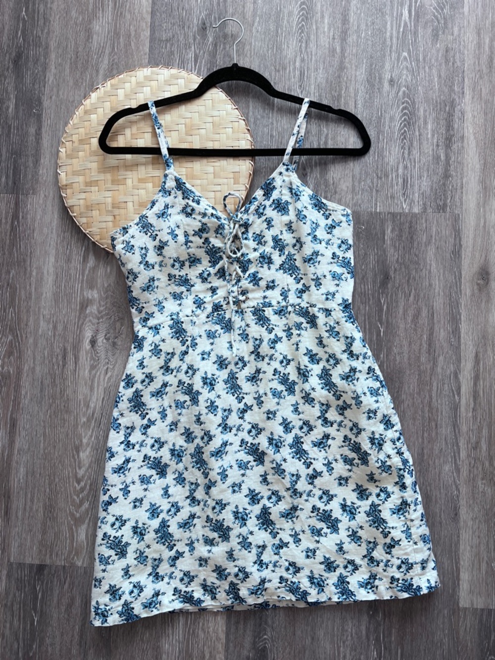 Boutique 100% linen blue ditzy floral printed mini dress